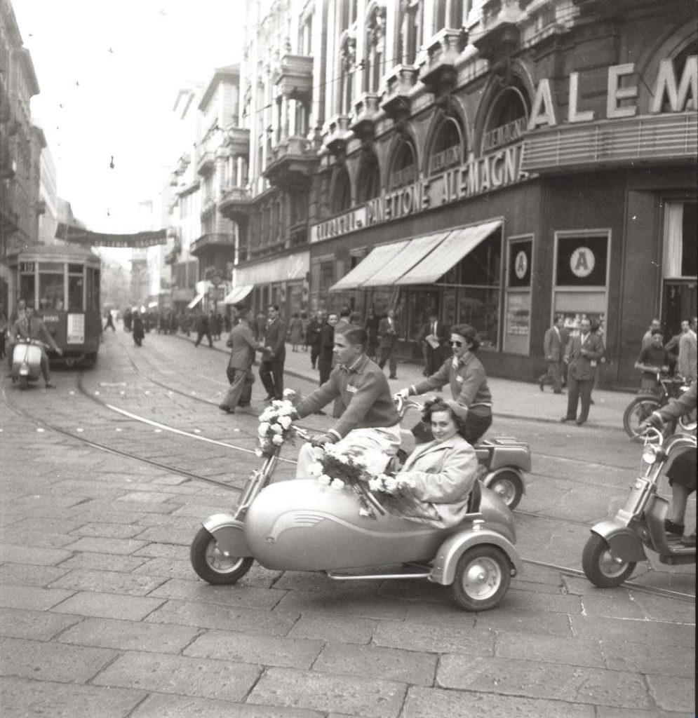 1949 Wedding ride in Lambretta in Milano