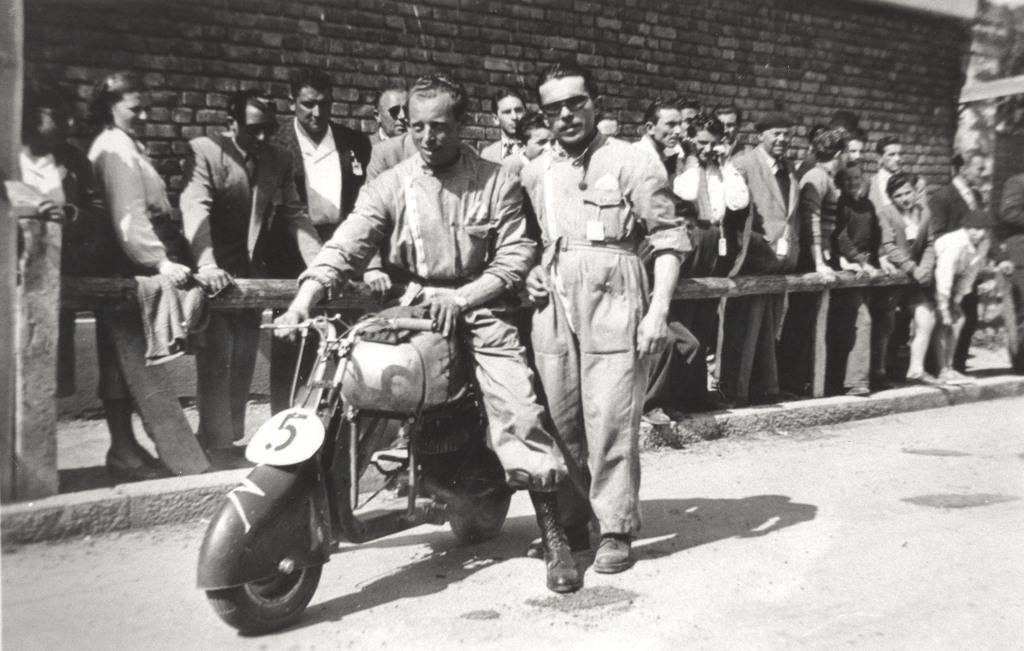 1949 Race circuit during the fair of Milan with Lambretta