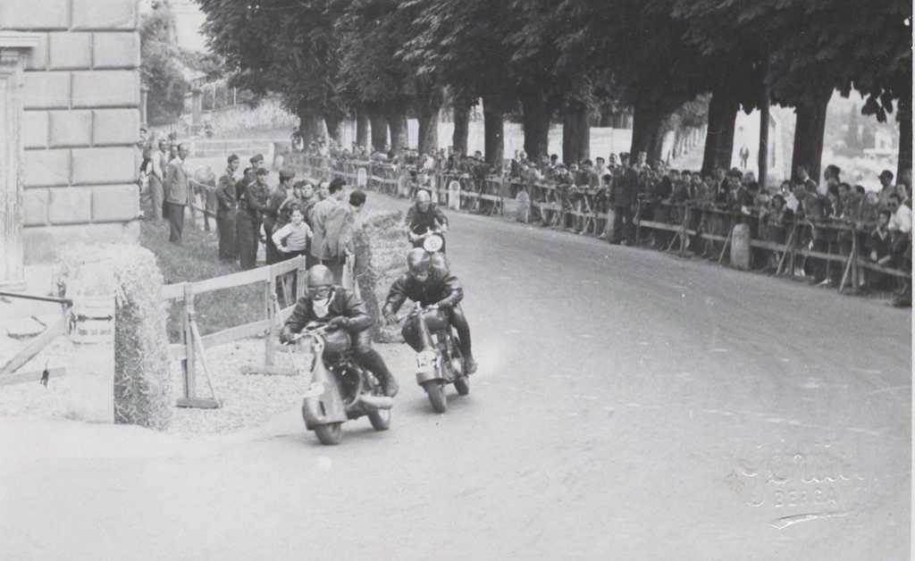 1949 The pilot Tamasia rides in the Alessandria circuit in Piamonte