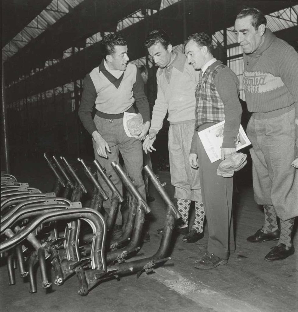 1950 Cycling champions Robet and Robic at Innocenti's factory