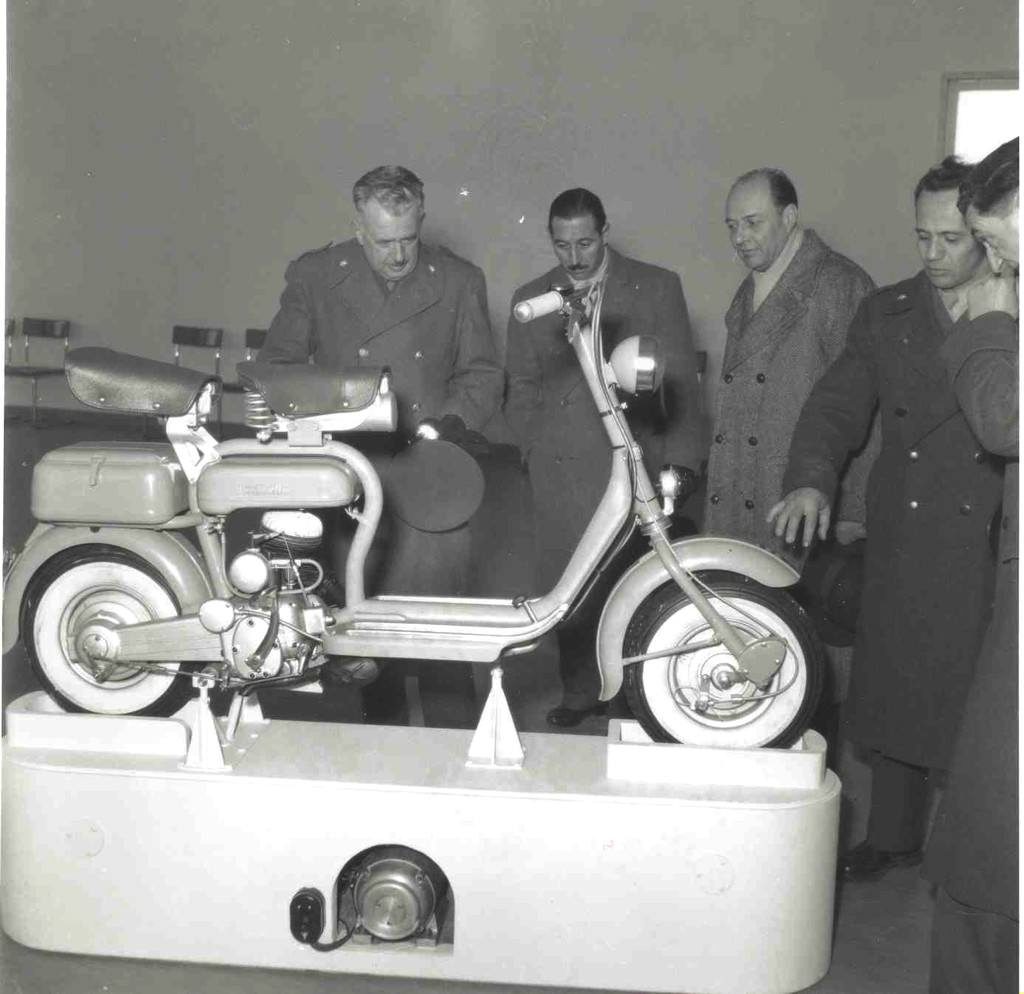 1951 Presentation of the Lambretta 125 D