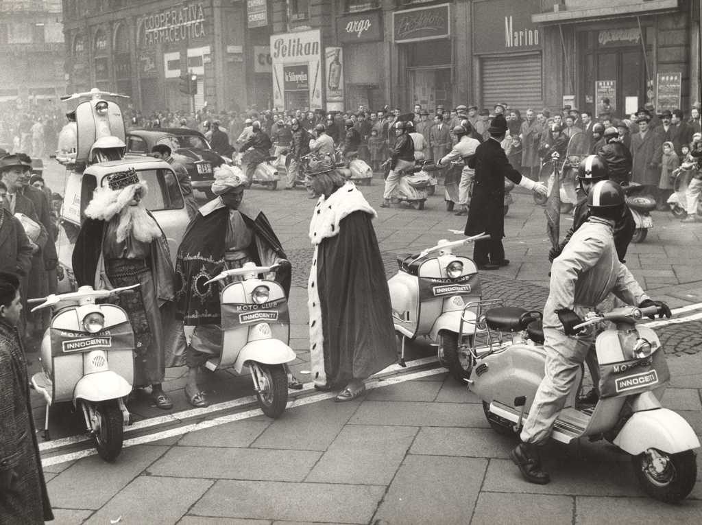 1958 Epiphany day (the three kings) in Milan with Lambretta scooters