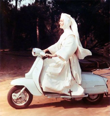 Debbie Reynolds & Lambretta in The Singing Nun